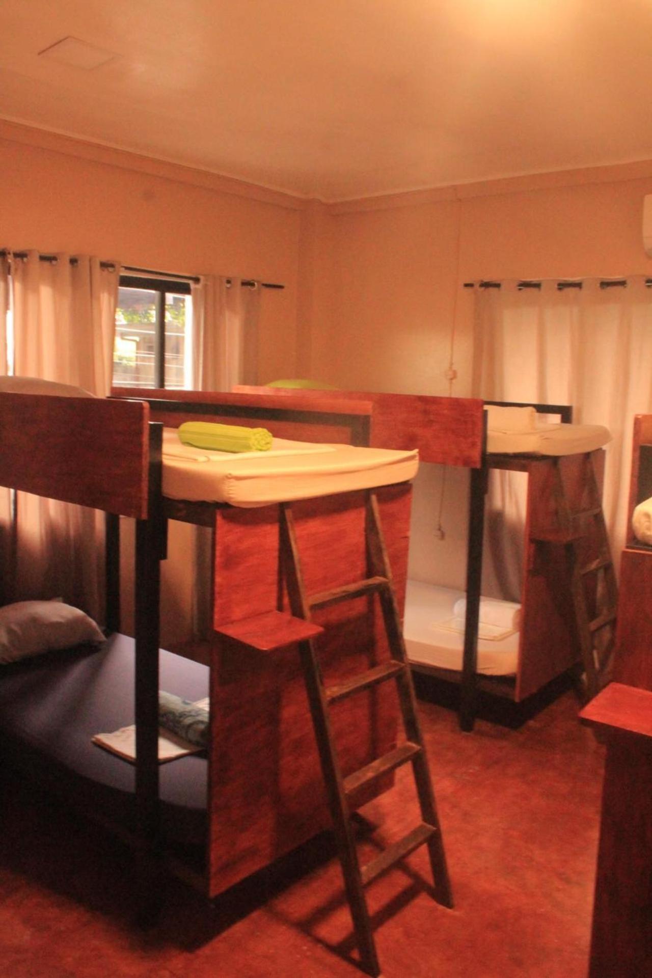 מואלבואל Laguno Hostel And Guest House חדר תמונה